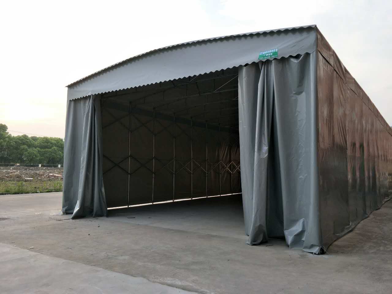 推拉自如，遮陽擋雨